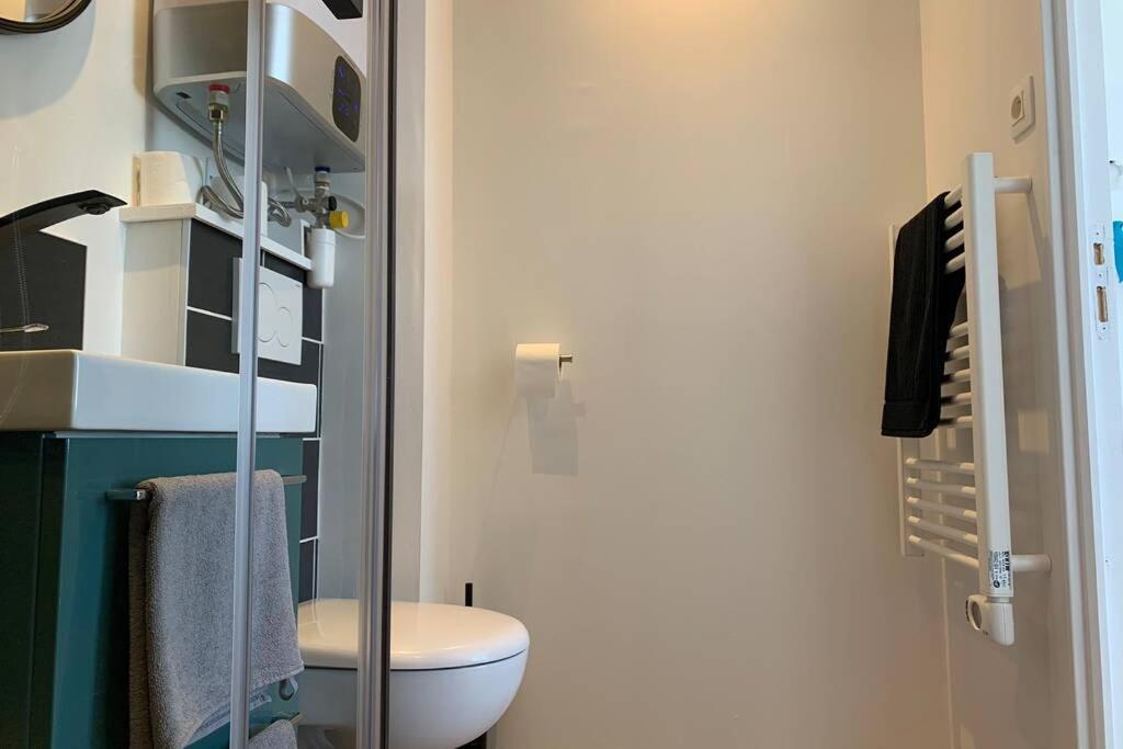Le Petit Loft - Studio - Wifi - Coeur De Ville - Parking Pont-lʼAbbé Esterno foto
